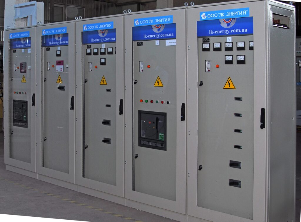 Ряд распределительных шкафов 0,4 кВ с брендом ООО «ЛК Энергия» (lk-energy.com.ua) — щиты собственного производства